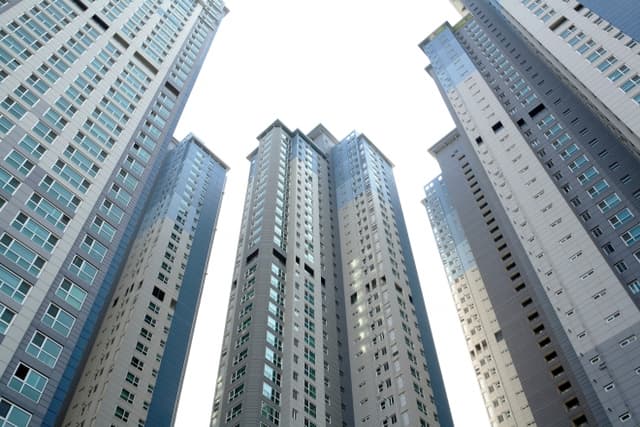 2025부동산시장전망 – 서울아파트가격상승,금리인하기대,투자전략분석