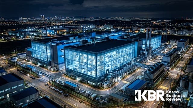 성장률 2% 상회 공식화 — 반도체 수출 85억 달러, 코스피 7800 돌파한 날
